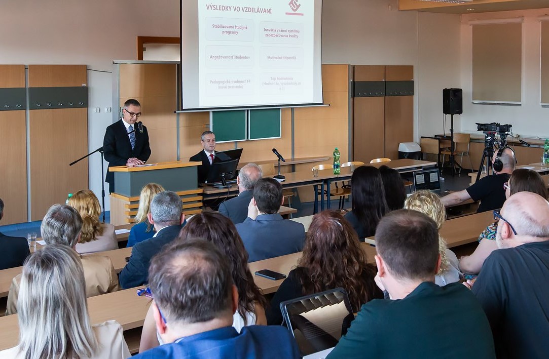 Dekanom Filozofickej fakulty UKF bude opäť profesor Martin Hetényi
